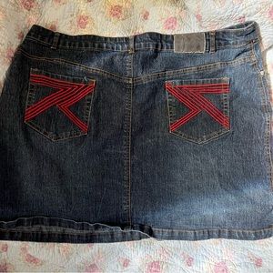 Goddess denim skirt.